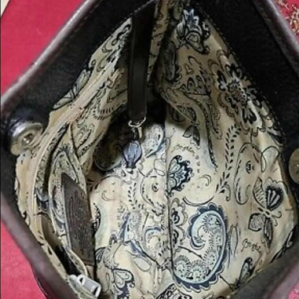 BRIGHTON  VINTAGE  BLACK  AND BROWN  LEATHER  SHOULDER  HANDBAG. - Picture 5 of 8